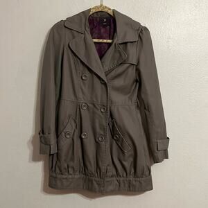 XXI Army Green Size L Snap Hem Short Light Weit Spring SummerTrench Coat